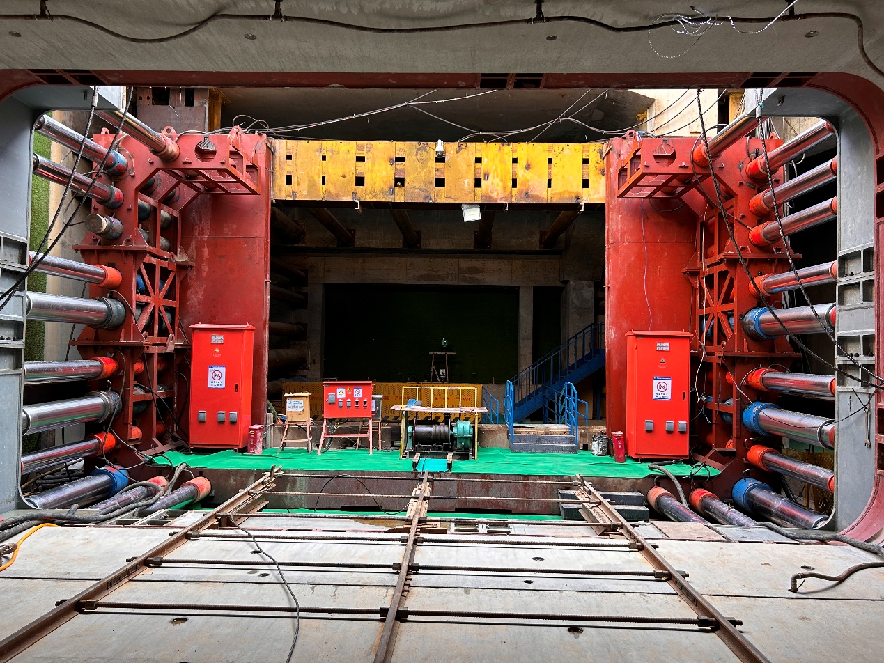 矩形顶管项目：福州至长乐机场城际铁路工程福州火车站换乘通道管幕工程